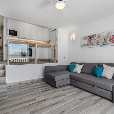 Apartamento Fully Refurbished Holiday With Terrace