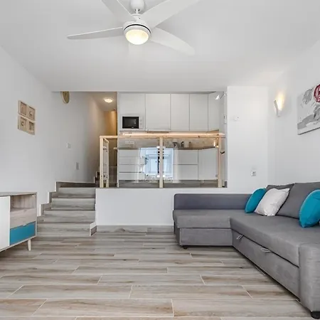 Fully Refurbished Holiday With Terrace Apartmán *