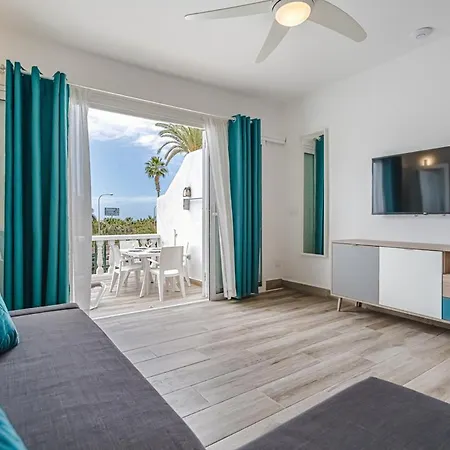 Fully Refurbished Holiday With Terrace *